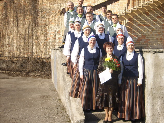 Vidējās paaudzes deju kolektīvs "Irši"